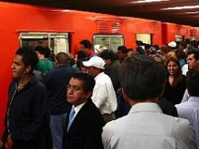 Analiza GDF devolver becas a involucrados en riña en el Metro