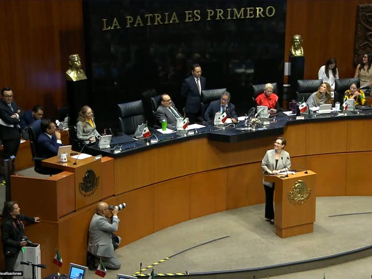 Ley Antimemes provoca choque entre Lilly Téllez y Ruth González en el Senado