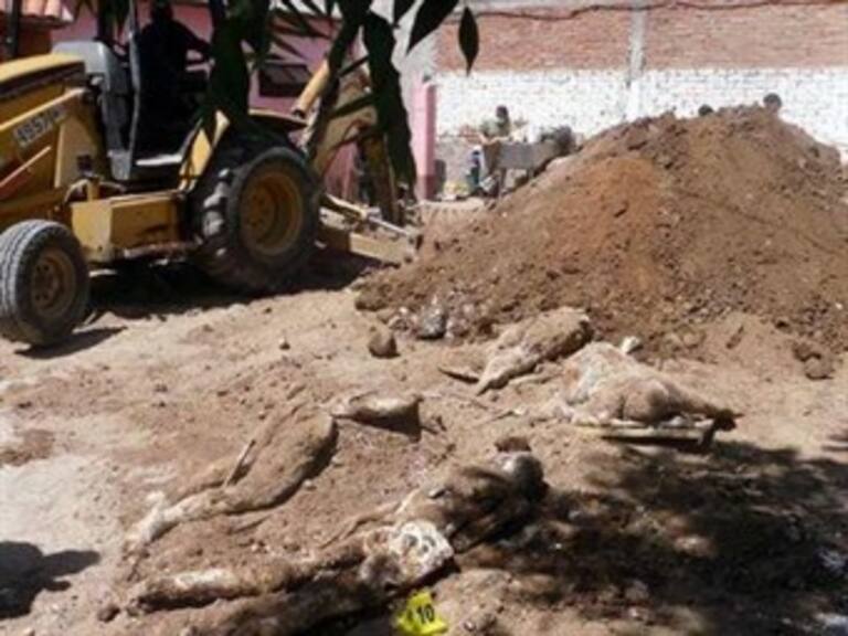 Suman 16 los cuerpos encontrados en fosas clandestinas en la Barca, Jalisco