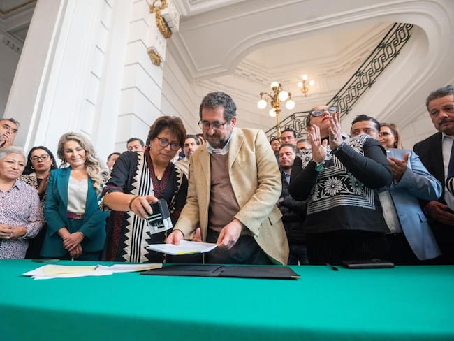 Entrega gobierno de la CDMX iniciativa de ley para aumentar las penas por extorsión