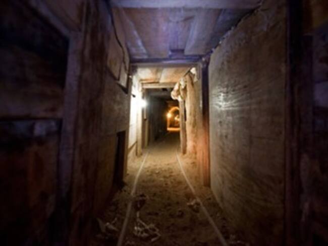 Desmantelan túnel transfronterizo en San Diego