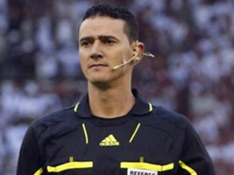 ¿Quién es el árbitro del partido México & Camerún?