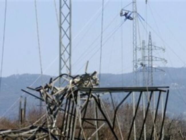 Sismo deja a cientos de miles sin suministro eléctrico en Japón