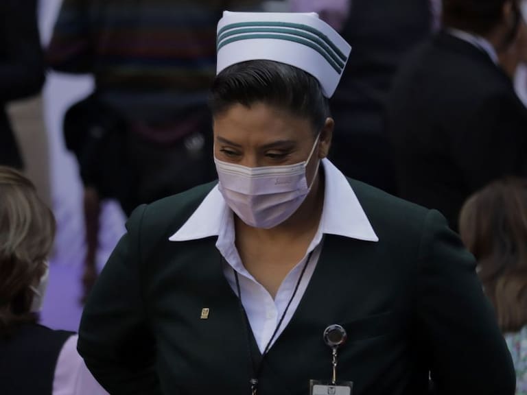Reconocen a más de 130 mil enfermeras por su labor en la pandemia