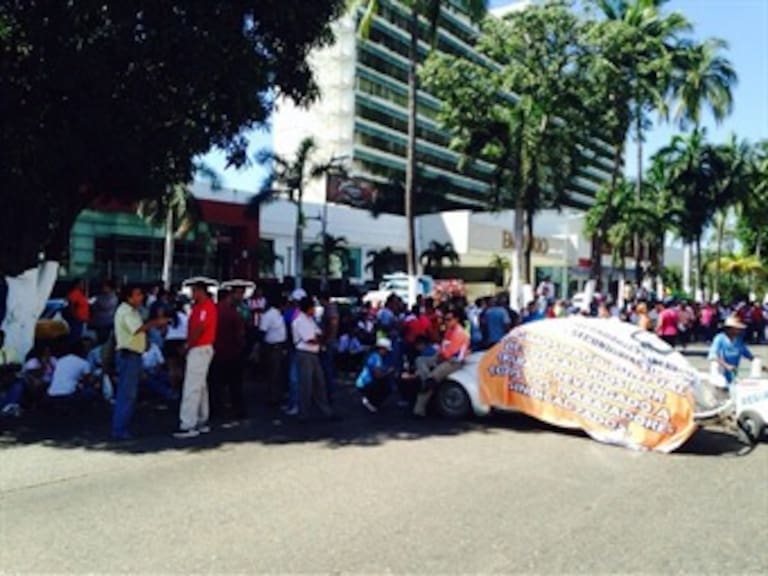 Continúan marchas y bloqueos en Guerrero