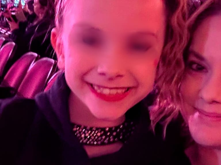 Investigan muerte de madre e hija tras disparos en hotel. FB