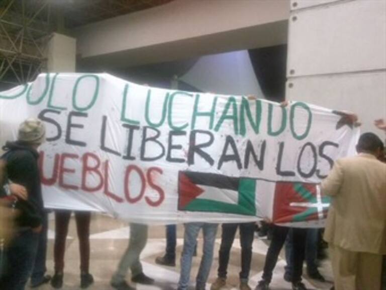Protestan inconformes en la FIL