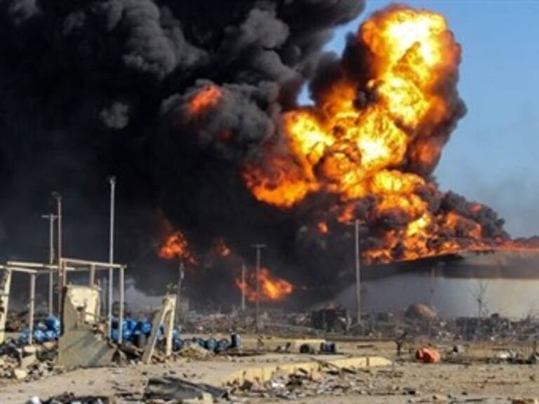Aumenta a 48 los muertos tras explosión en refinería venezolana