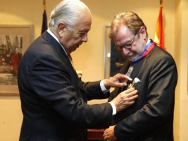 Reconocen a Juan Luis Cebrián con la orden 'Bernardo OHiggins'