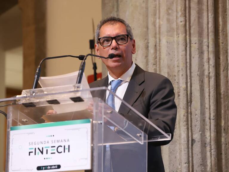 Tenemos condiciones para que empresas continúen invirtiendo en México: Edgar Amador Zamora