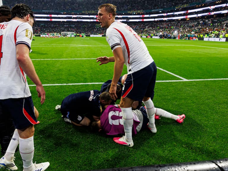Jordan Henderson se fractura el brazo tras eliminar a México