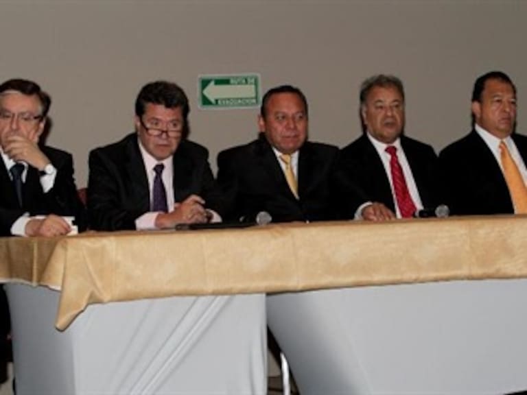 Izquierda alerta de estallidos sociales; PRI pide no amendrentar con chantajes