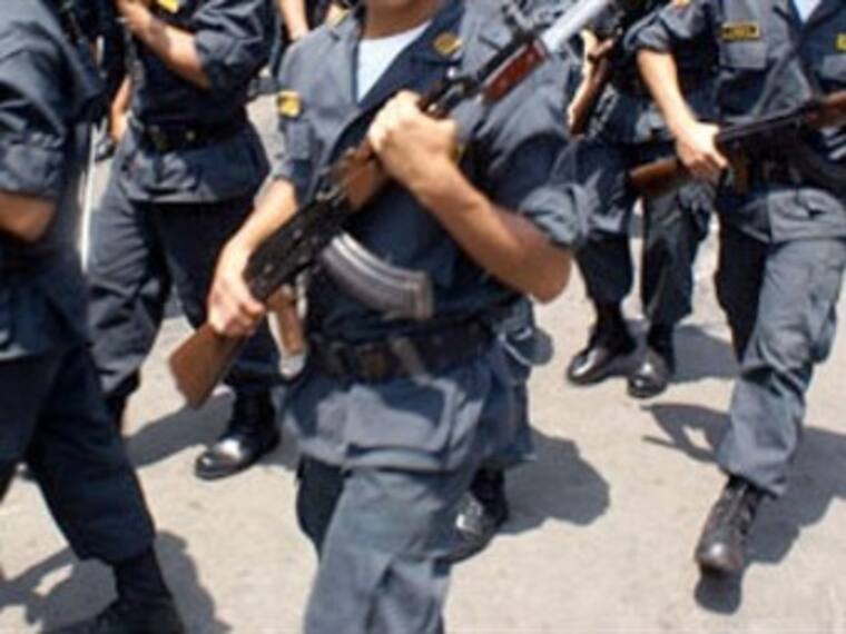 Policias con escopetas. Sargento Rascón. 29/01/13