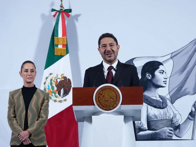 Celebra el director del ISSSTE la adhesión de los trabajadores a la jornada de 6 a 8 horasFOTO: GRACIELA LÓPEZ/CUARTOSCURO.COM