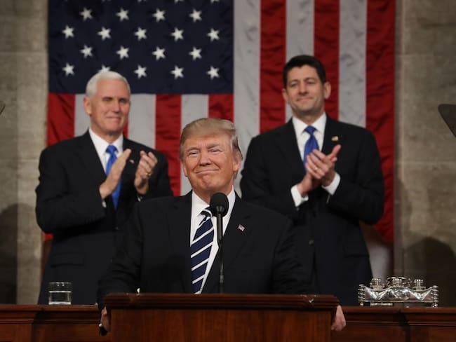 Se presenta Trump ante congresistas con un tono más moderado