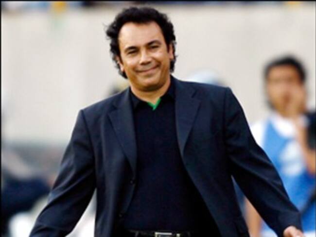 Destituye Almería a Hugo Sánchez