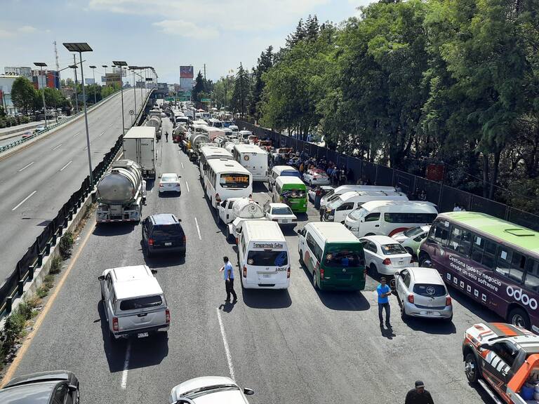 Bloqueos y marchas, por parte de comerciantes y transportistas del Estado de México. Foto: W Radio