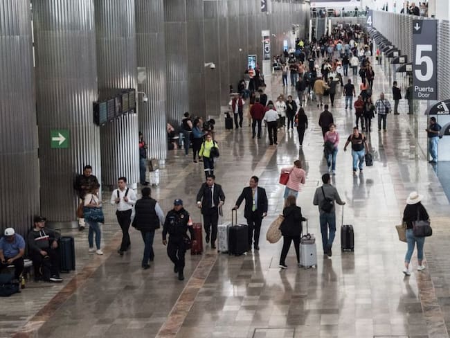 Exhortan fortalecer acciones de detección de coronavirus en aeropuertos