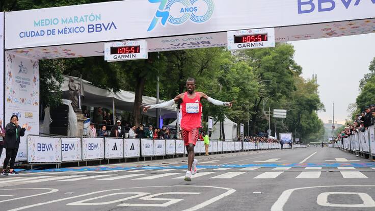Uganda y Kenia ganan Media Maratón de CDMX