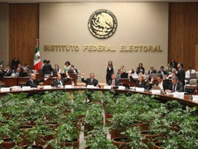 Sólo IFE puede ordenar suspensión de mensajes en radio y TV: SCJN