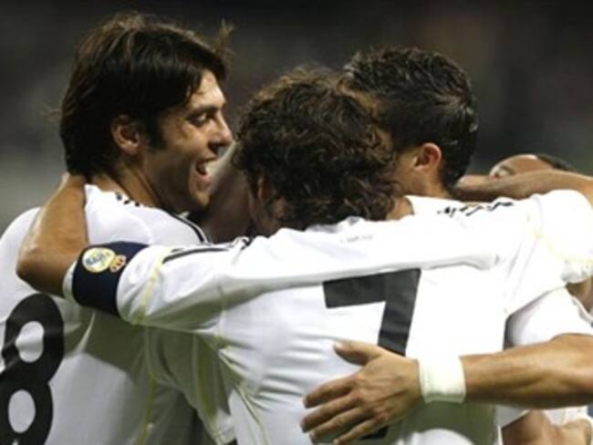 Se impone Real Madrid en El Madrigal y sigue su mano a mano con el Barça