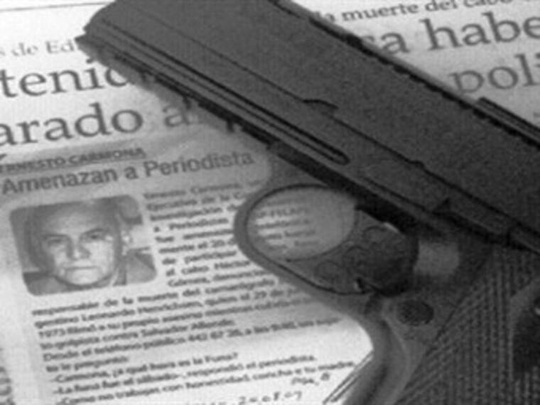 Periodistas corren peligro por cubrir notas del narco
