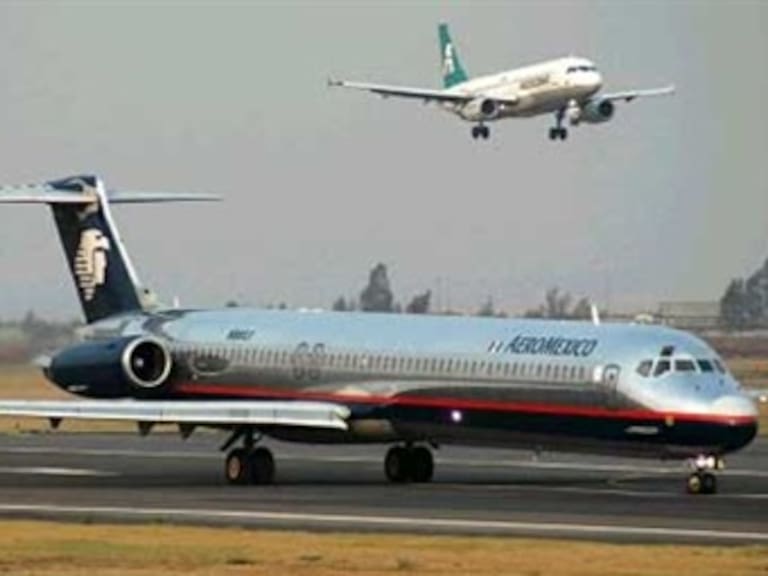 Disminuyen 35% reservaciones en aerolíneas por influenza