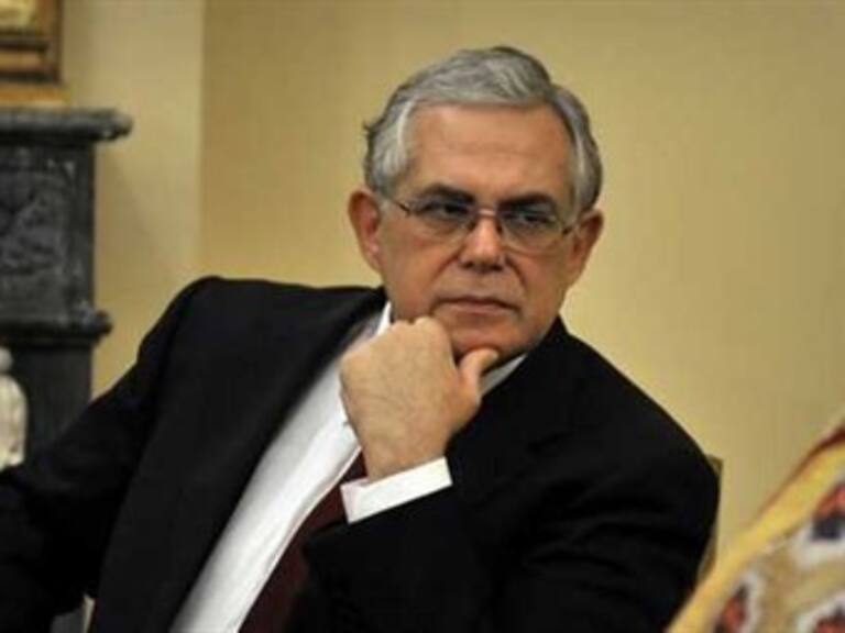 Grecia 'en peor recesión': Papademos