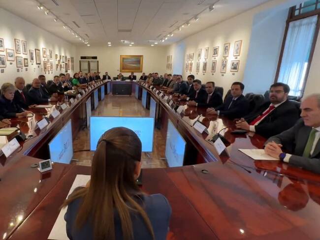 Gobierno de México y sector empresarial refrendan la Estrategia Nacional para estabilizar el precio de la gasolina