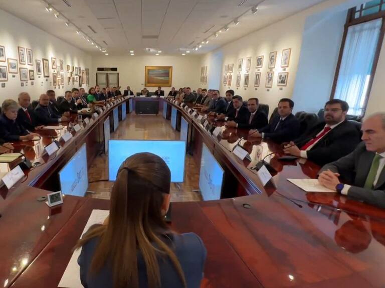 Gobierno de México y sector empresarial refrendan la Estrategia Nacional para estabilizar el precio de la gasolina