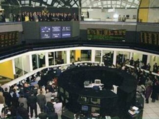 Registra BMV pérdida de 0.27% a media jornada