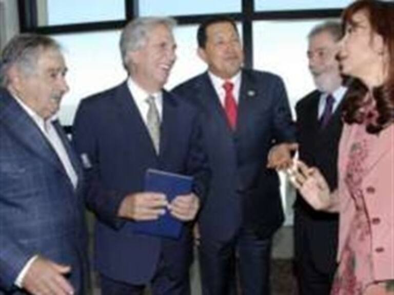 Exige Mercosur restitución de Zelaya y desconoce elecciones