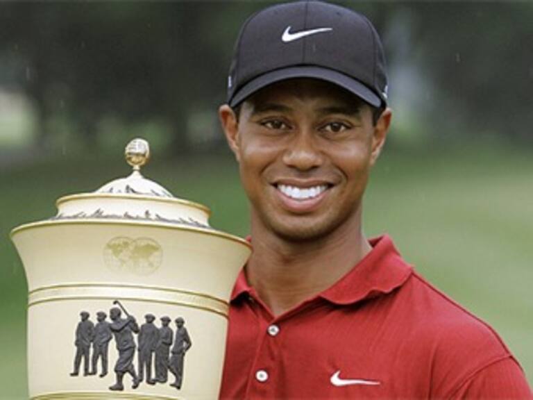 Tiger Woods abandona hospital tras accidente de tránsito