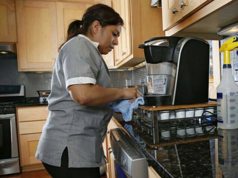 Diseñará IMSS programa de derechohabientes para empleadas domésticas
