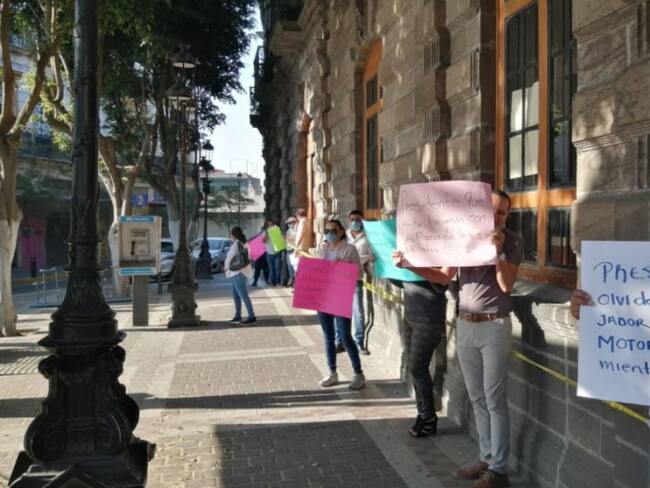 Realizan paro trabajadores de tesorería de Guadalajara