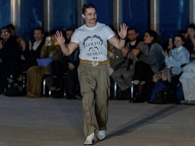 Quién es el diseñador mexicano que presentó en la New York Fashion Week la playera de ‘El Golfo de México’