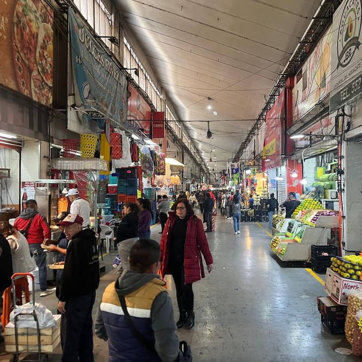 Compras de última hora por Nochebuena, llenan la Central de Abasto pese a bajas ventas