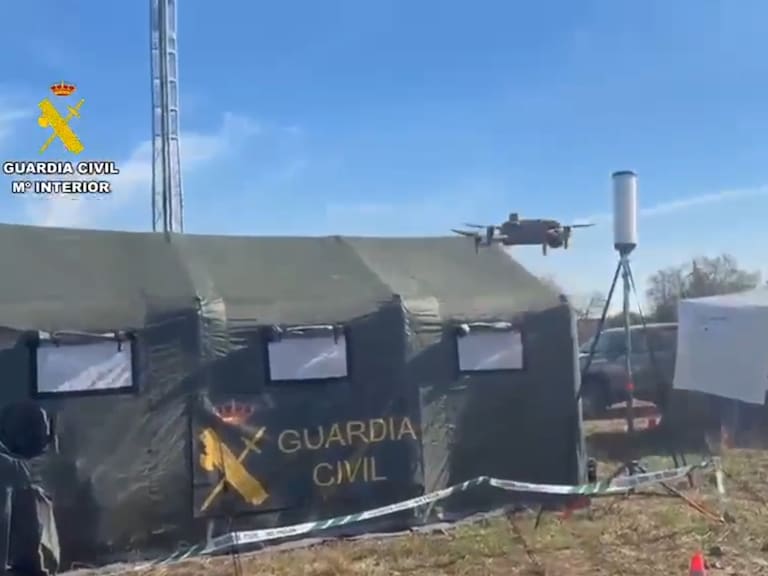 La cifra de personas fallecidas asciende a 69 y podría aumentar. Tras el choque de trenes en Toledo, España, aún reportan 70 desaparecidos. Autoridades impiden grabaciones con drones del sitio del percance.