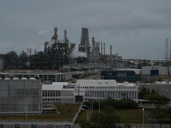 Pemex confirma incendio en la Refinería Olmeca de Dos Bocas