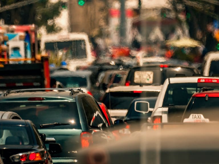 Hoy No Circula viernes 2 de octubre: revisa qué autos deben quedarse en casa. Getty Images