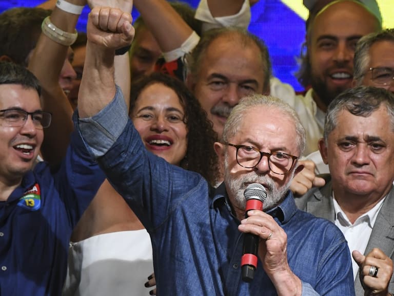 Lula da Silva gana presidencia de Brasil; manda mensaje de unidad
