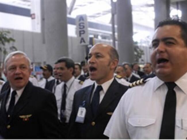 Apoyan pilotos y sobrecargos demandar a PC Capital
