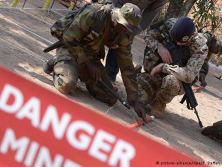 Envía Alemania 650 tropas a Mali en apoyo a Francia