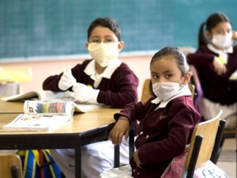 Detectan 27 posibles casos de influenza en escuelas del DF