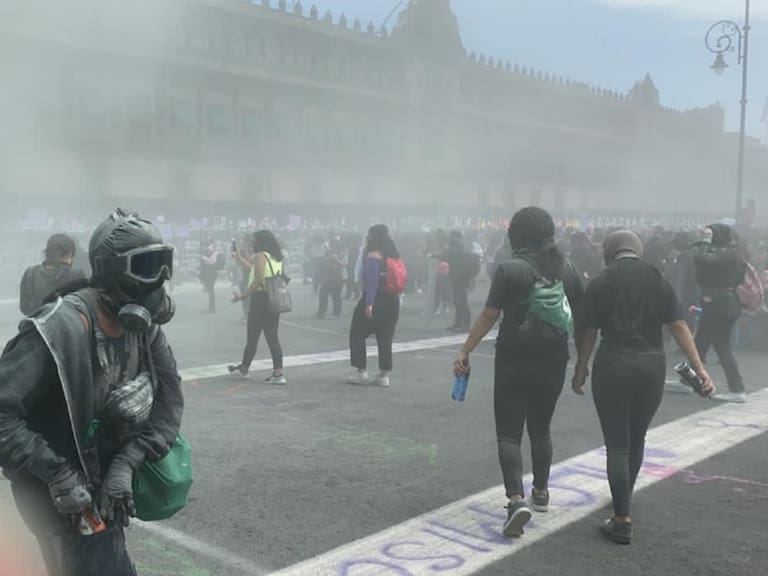 Reportan 62 policías y 19 civiles lesionadas tras marcha en la CDMX