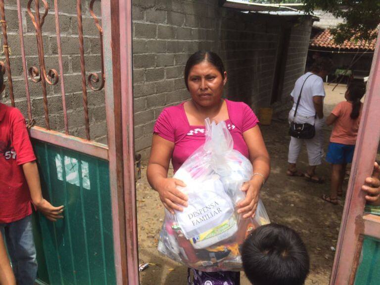 Llega ayuda humanitaria a Oaxaca