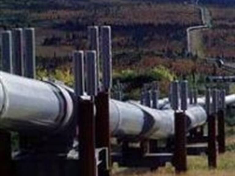 Investiga PGR presunta complicidad en robo de combustible