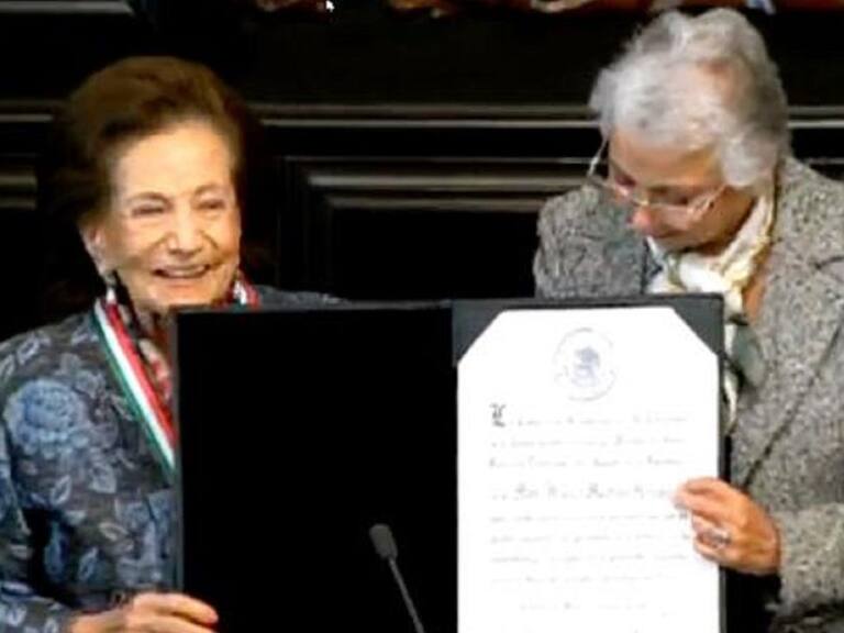 Senado entrega Medalla Belisario Domínguez a Ifigenia Martínez Hernández