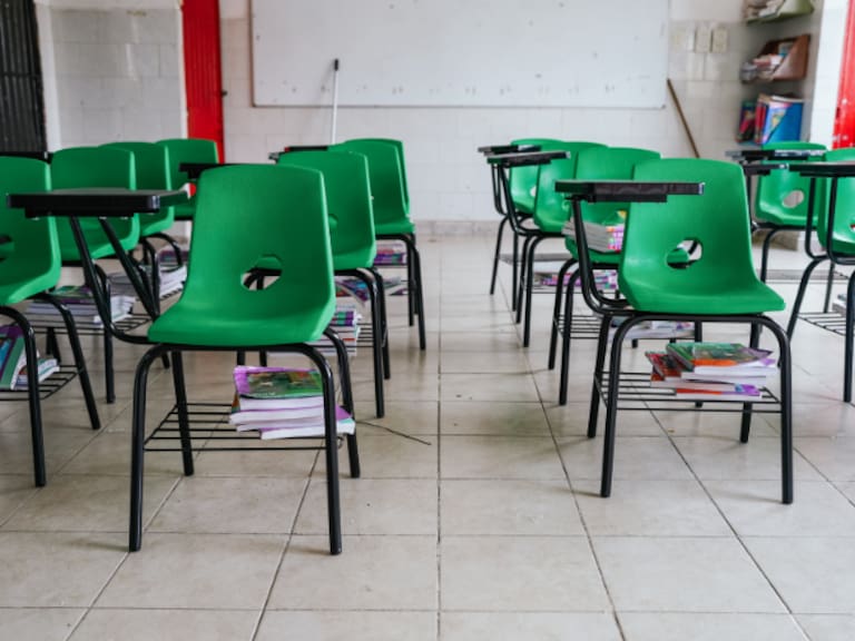 Los salones de preescolar, primaria y secundaria lucirán así debido a que el viernes 27 de febrero de 2026 no hay clases.