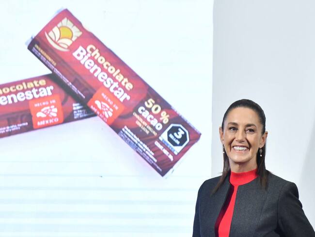Presenta Sheinbaum chocolate del Bienestar… por ahora no habrá venta en escuelas